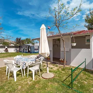 Camp Mali , Baška Kroatien